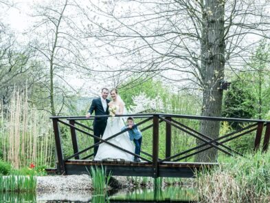 Brautpaar / Familie auf der Brücke Hochzeitsfotos Dresden